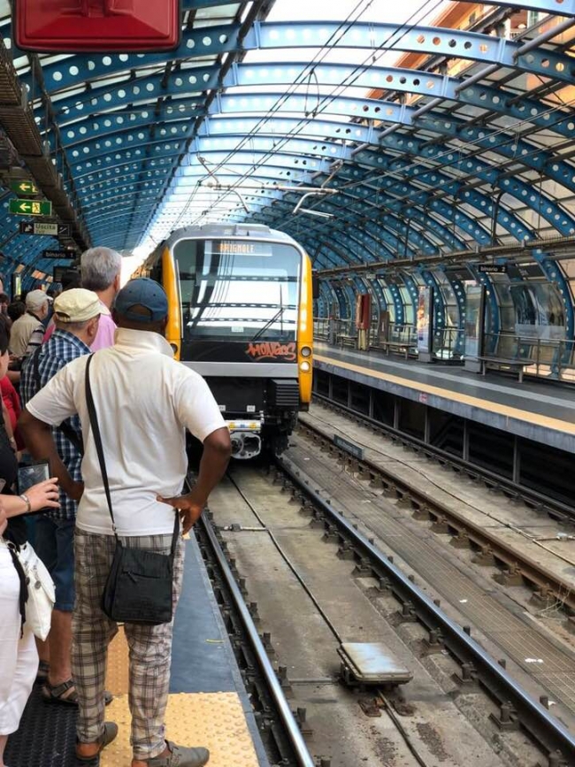 persone in metro