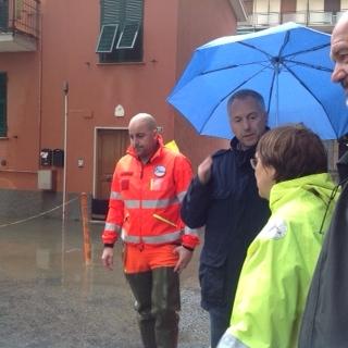 Doria con la sindaco di Cogoleto nel quartiere Arrestra allagato