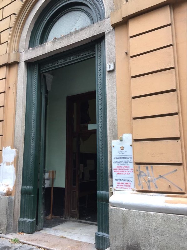 l'ingresso dell'anagrafe di corso Torino