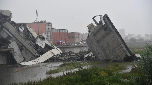 ponte morandi crollato