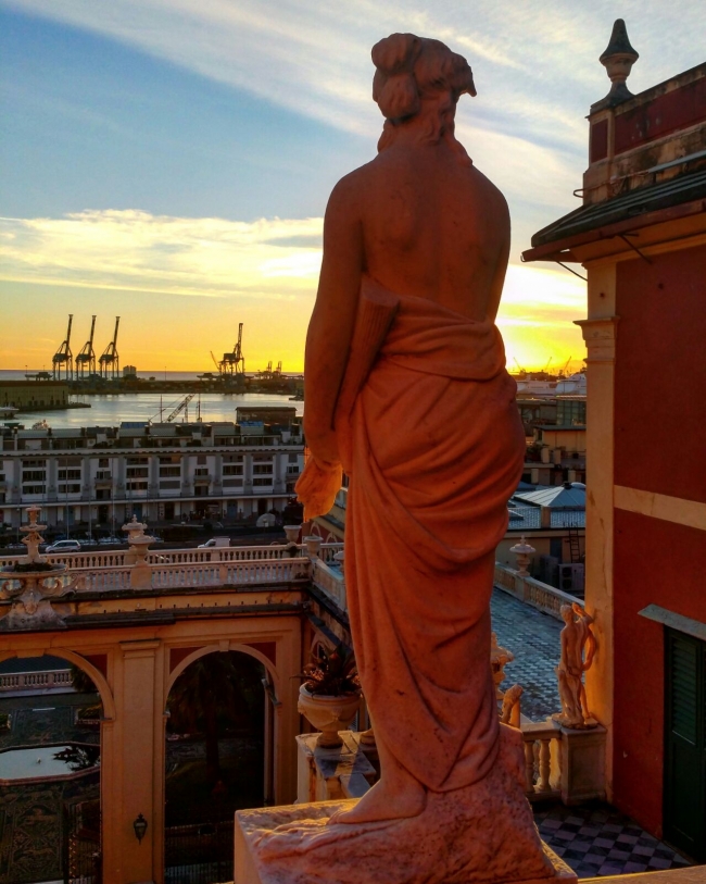 il porto visto da palazzo reale