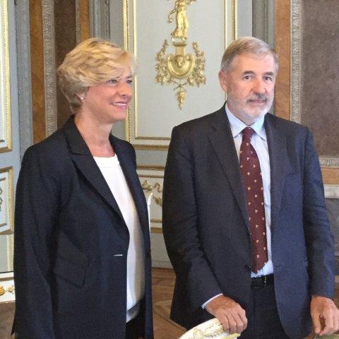 da sinistra. Roberta Pinotti, Marco Bucci