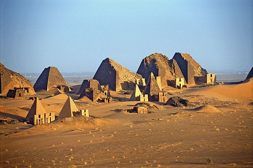 Le piramidi nel deserto del Sudan