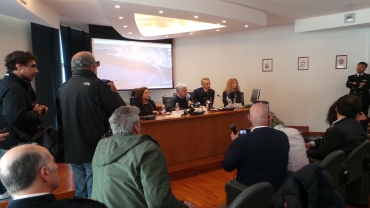 Ministro Galletti conferenza su sversamento Iplom