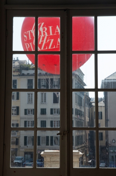 Il pallone aerostatico della Storia in Piazza in piazza Matteotti 