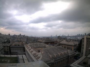 Il cielo sopra Genova da una della webcam del Comune