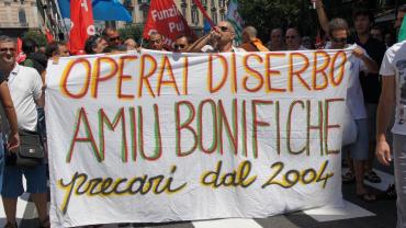 lo striscione di Amiu Bonifiche - foto di Chiara Guatelli