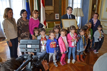 foto di gruppo bambini scuola d'infanzia Il Glicine