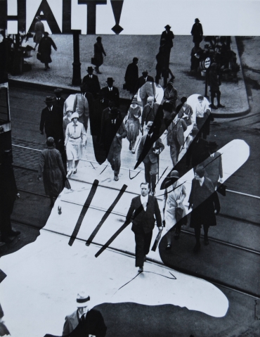 Heinz Hajek-Halke, Halt!, 1931_1932, sovrimpressione
