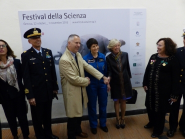 Il sindaco Doria Samantha Cristoforetti e il ministro Stefania Giannini
