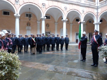 Elena Fiorini, Giacomo Tinella e il picchetto d'onore a Palazzo Tursi