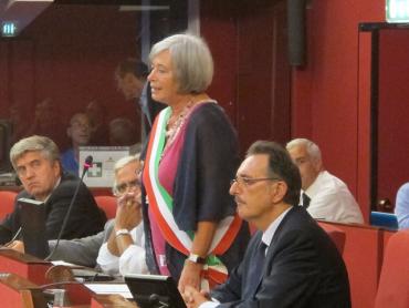 La sindaco e parte della Giunta in Consiglio Comunale - Foto di Michele Luna