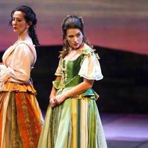 giannetta ( marta calcaterra ) adina ( serena gamberoni )foto ©M.Orselli