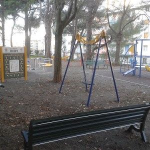 giochi e arredi vista frontale area