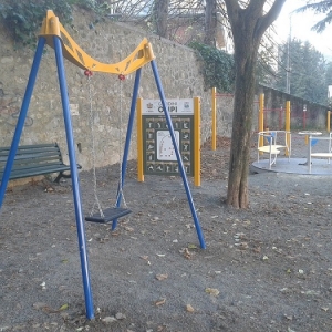 giochi e arredi vista laterale area