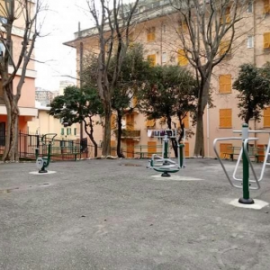 dopo la riqualificazione con area fitness e attrezzi sportivi da esterno