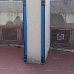 Colonna con paraspigoli 