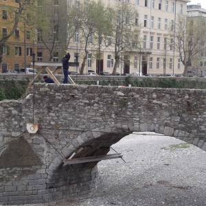 pulizia strutture metalliche visione laterale ponte