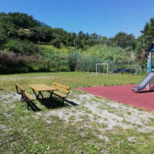 Manutenzione e cura verde e area giochi loc. Serino